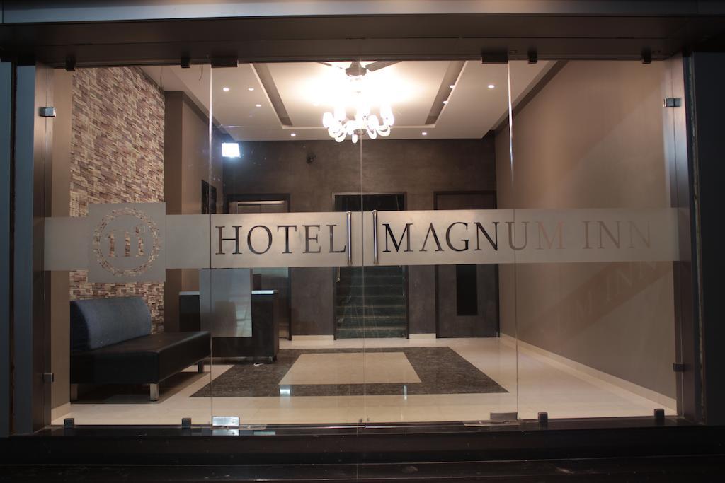 Hotel Magnum Inn Junagadh Esterno foto