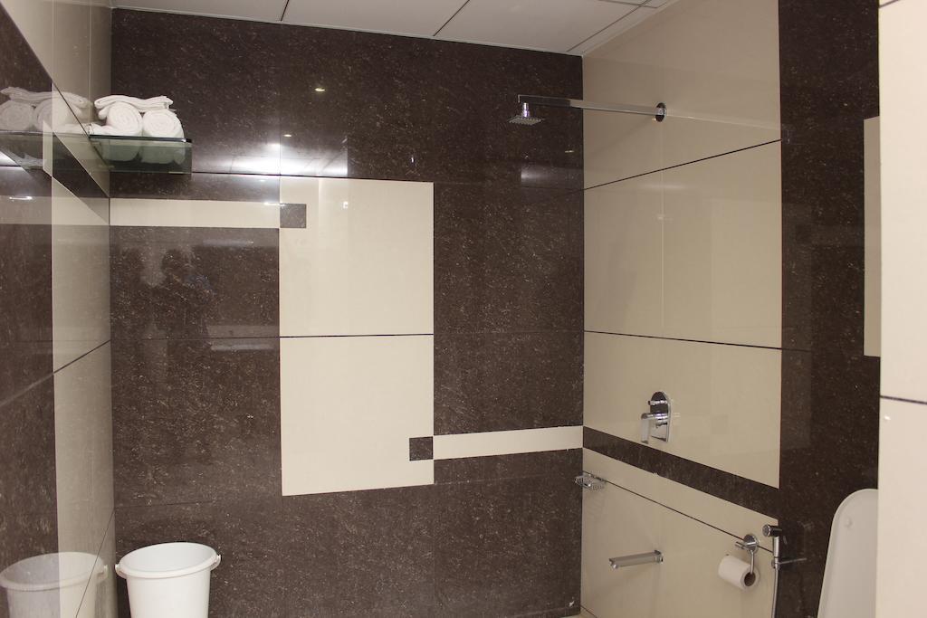 Hotel Magnum Inn Junagadh Esterno foto