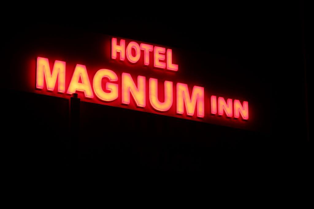 Hotel Magnum Inn Junagadh Esterno foto