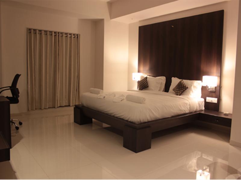 Hotel Magnum Inn Junagadh Esterno foto