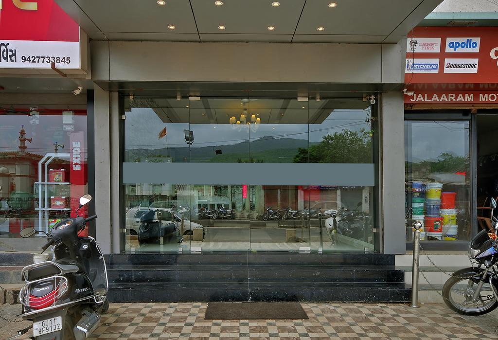 Hotel Magnum Inn Junagadh Esterno foto