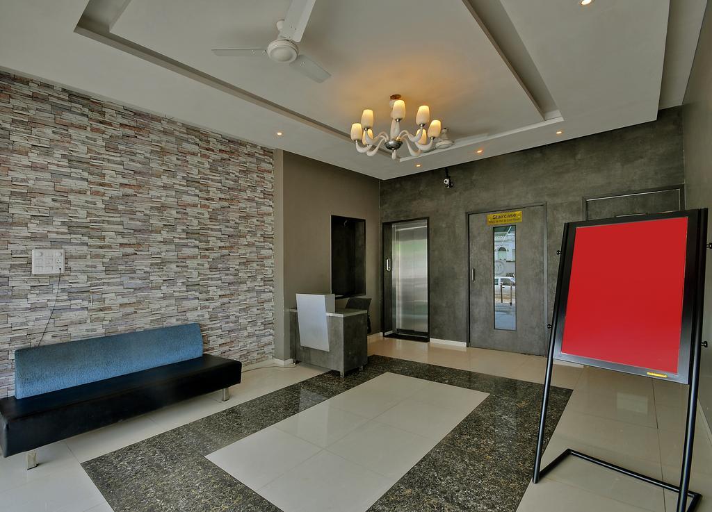 Hotel Magnum Inn Junagadh Esterno foto
