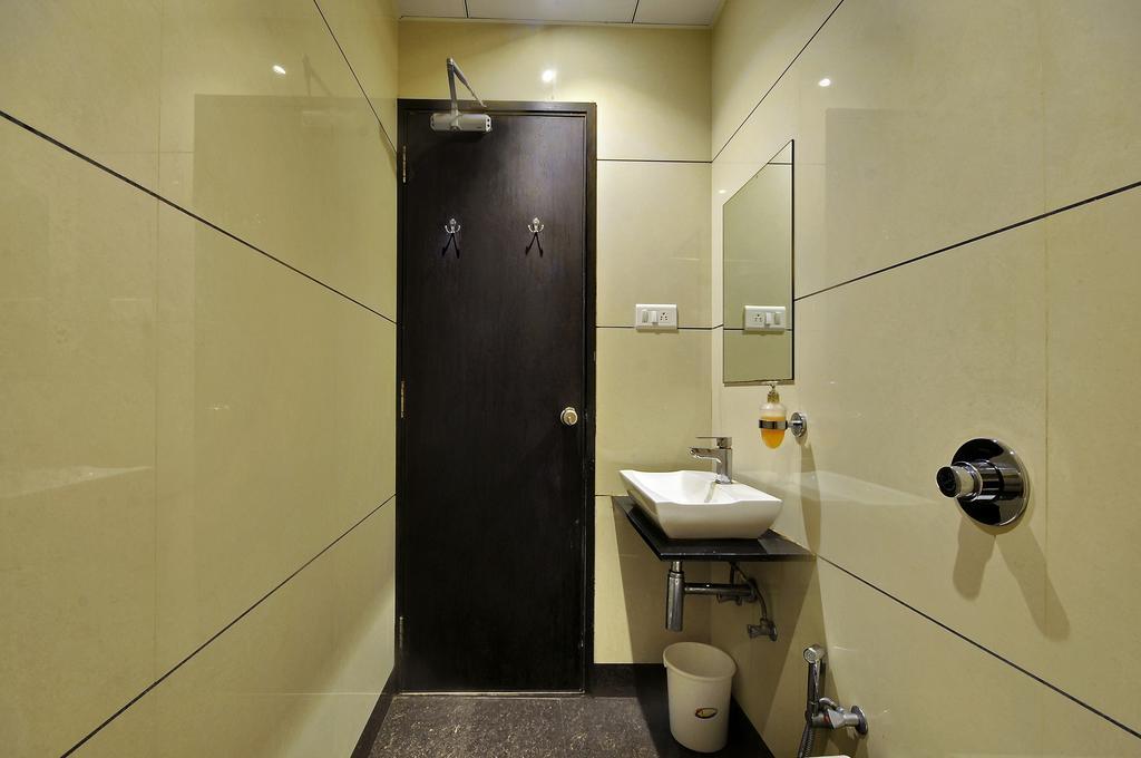 Hotel Magnum Inn Junagadh Esterno foto