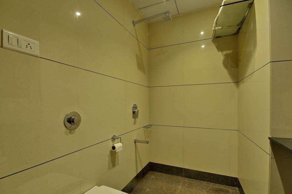 Hotel Magnum Inn Junagadh Esterno foto