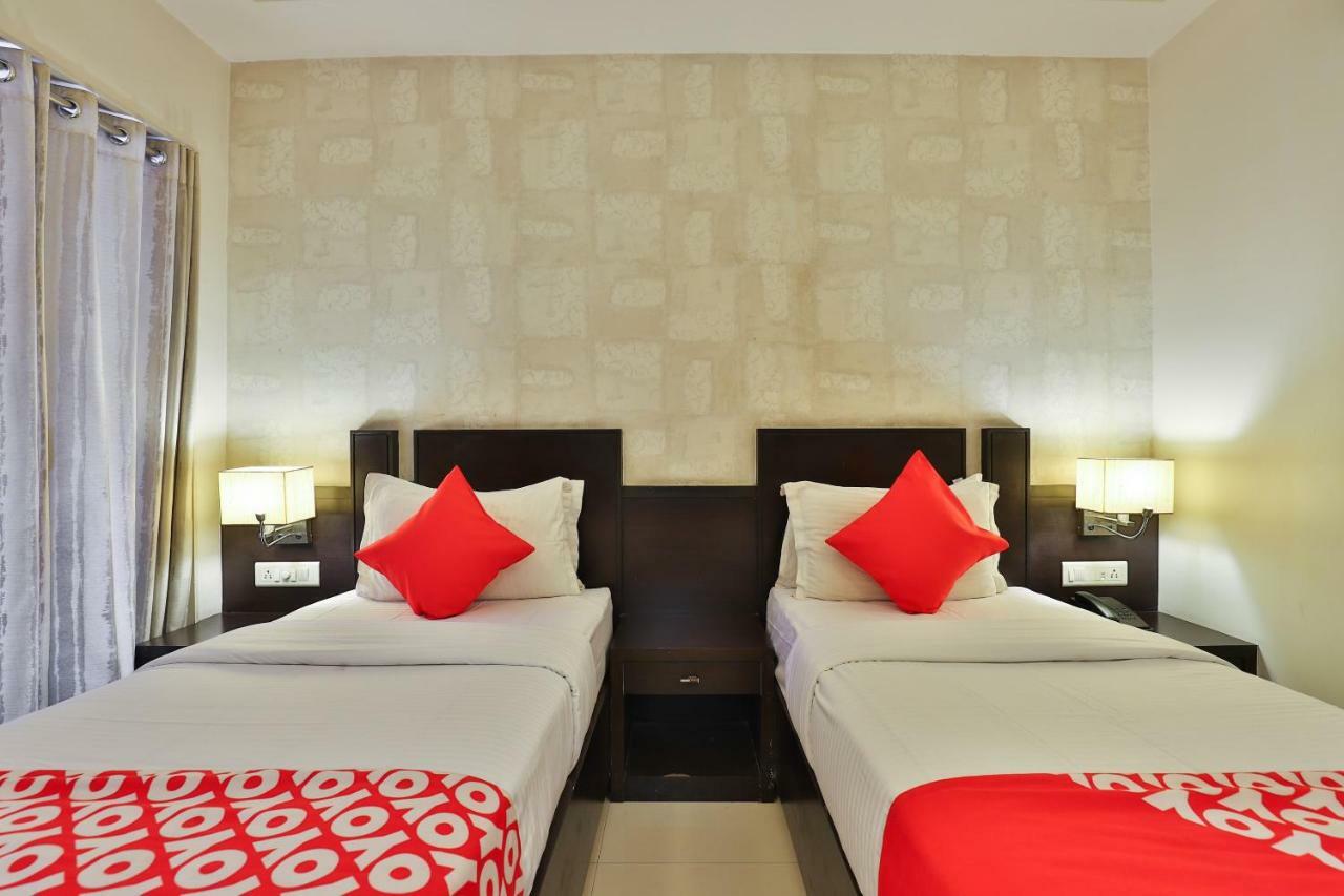 Hotel Magnum Inn Junagadh Esterno foto