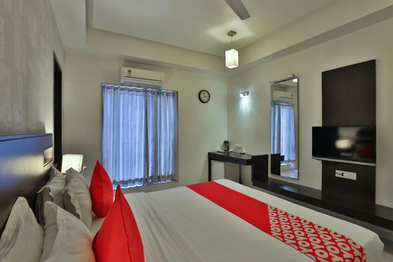 Hotel Magnum Inn Junagadh Esterno foto