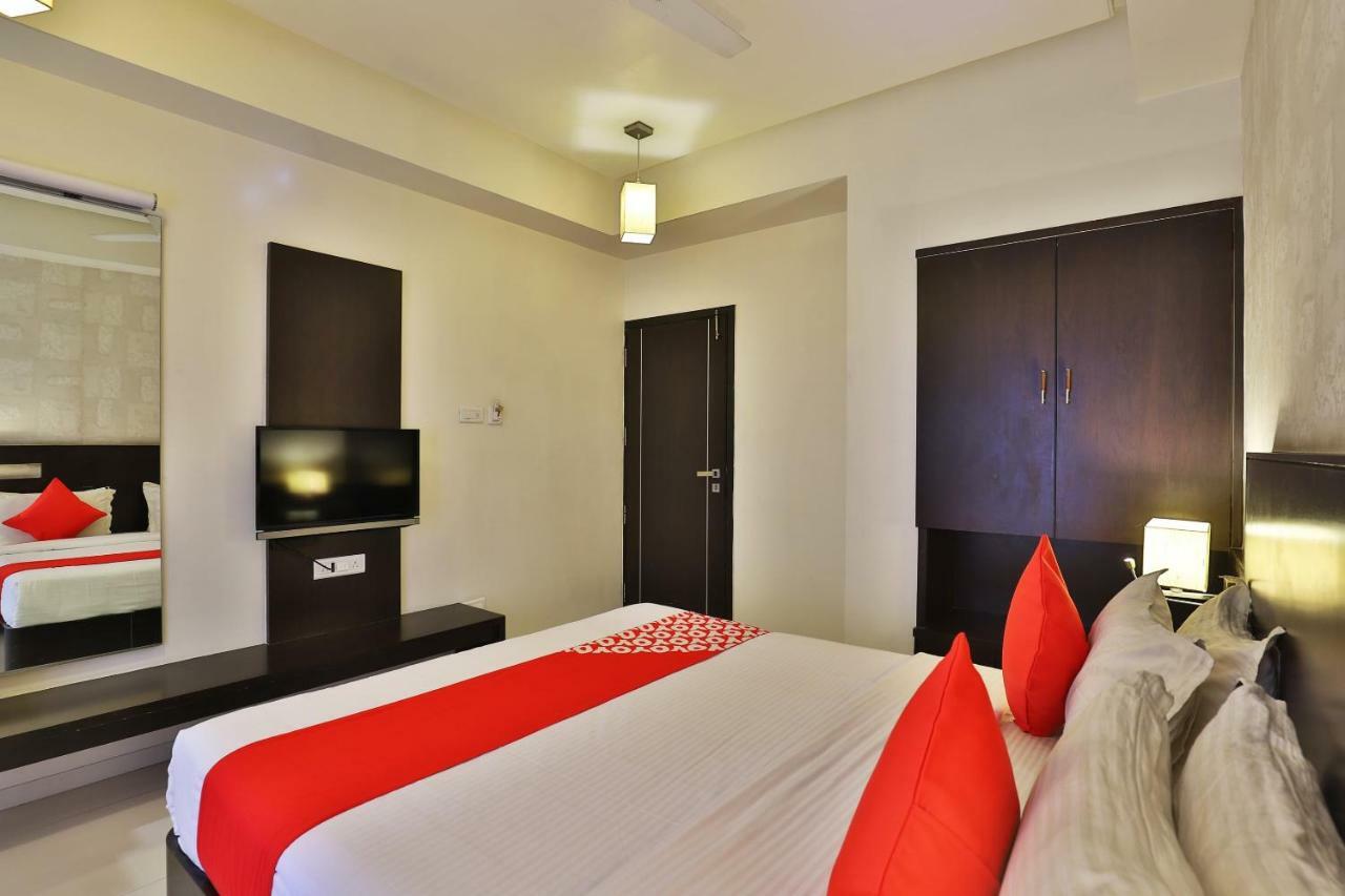 Hotel Magnum Inn Junagadh Esterno foto